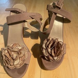 Stuart Weitzman, Nubuck and Straw Flower wedges Size 8.5